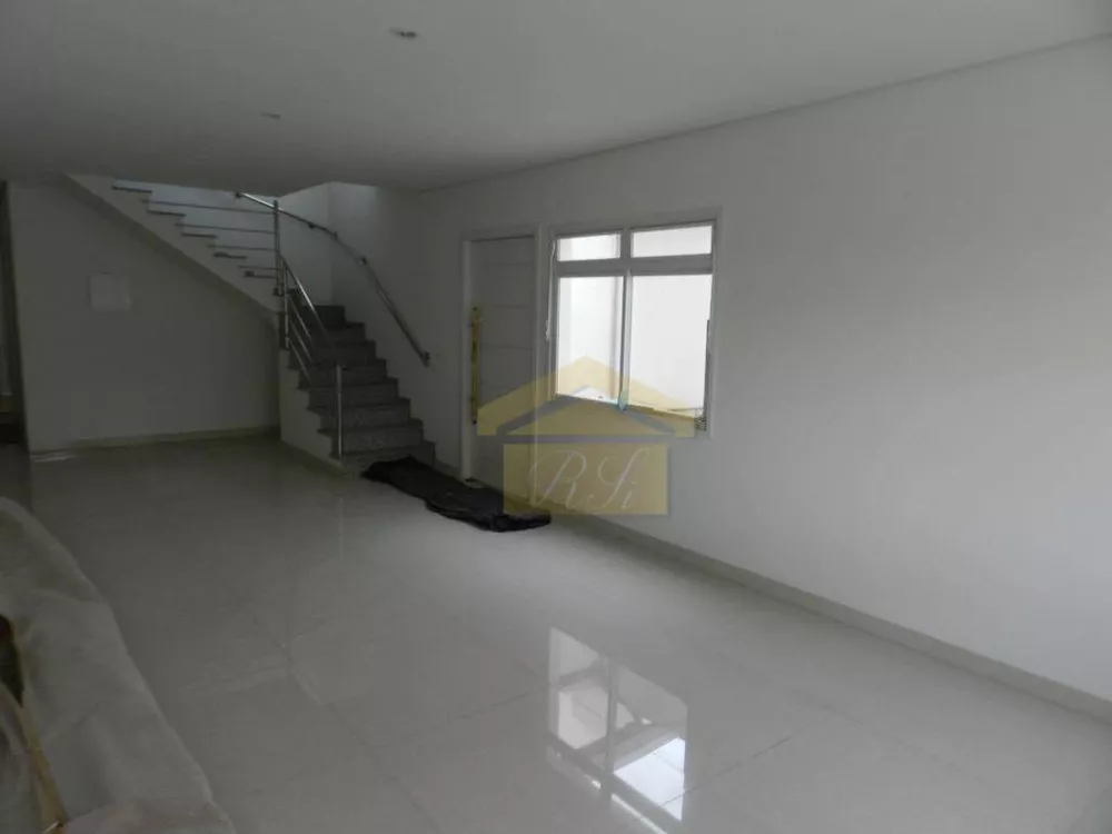 Sobrado à venda com 3 quartos, 130m² - Foto 1