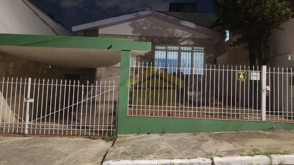Casa à venda e aluguel com 3 quartos, 120m² - Foto 4