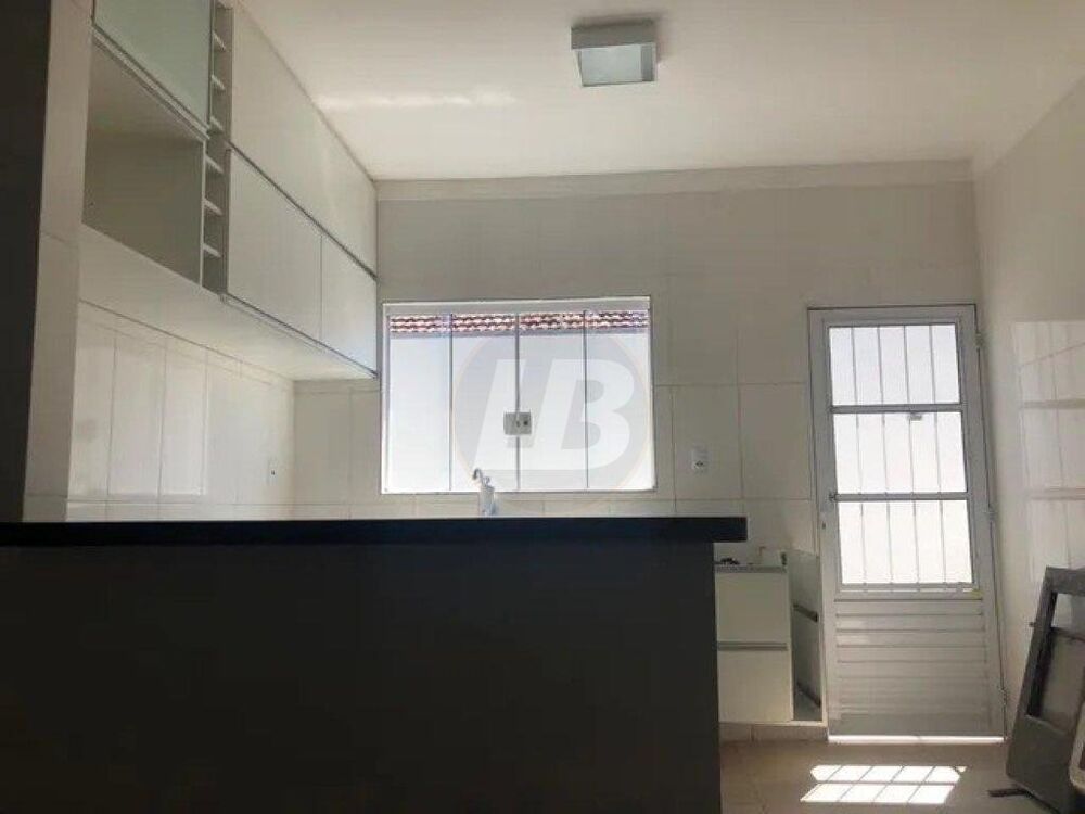 Casa à venda com 4 quartos, 140m² - Foto 3