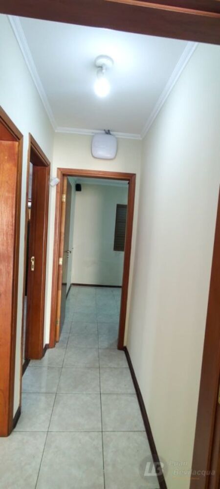 Casa à venda com 2 quartos, 235m² - Foto 4