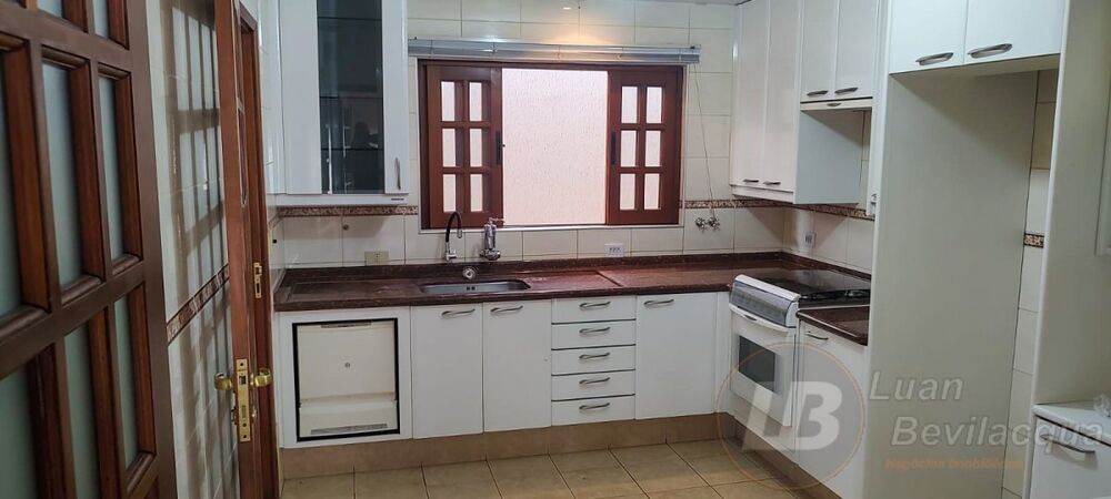 Casa à venda com 2 quartos, 235m² - Foto 3