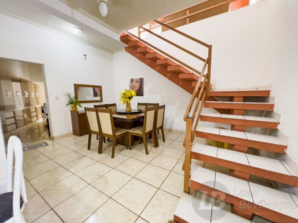 Casa à venda com 4 quartos, 258m² - Foto 13