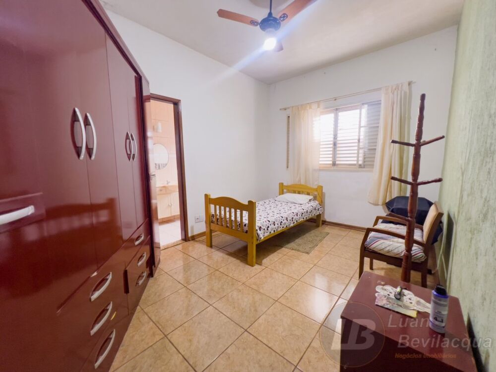 Casa à venda com 4 quartos, 258m² - Foto 18