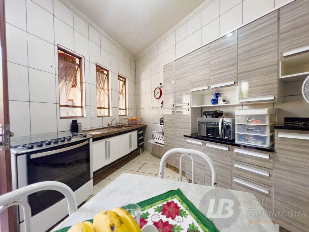 Casa à venda com 4 quartos, 258m² - Foto 21