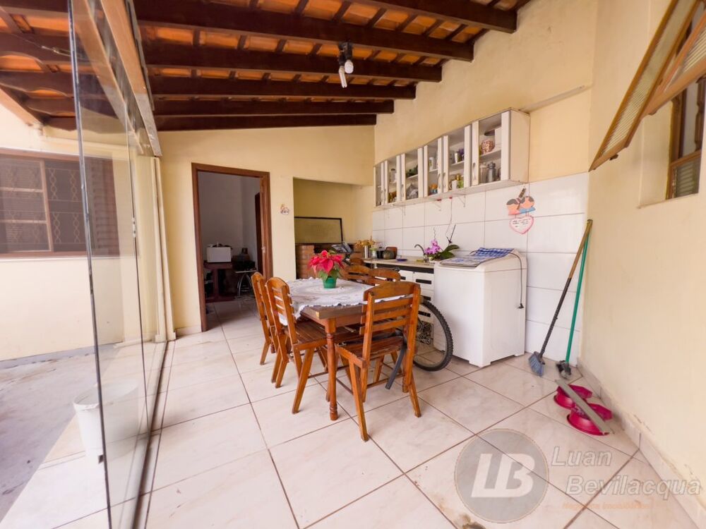 Casa à venda com 4 quartos, 258m² - Foto 16