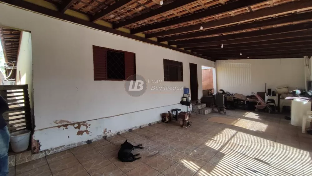 Casa à venda com 2 quartos, 175m² - Foto 2