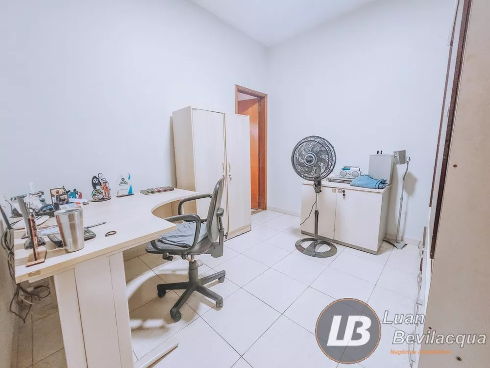 Casa, 3 quartos, 212 m² - Foto 2