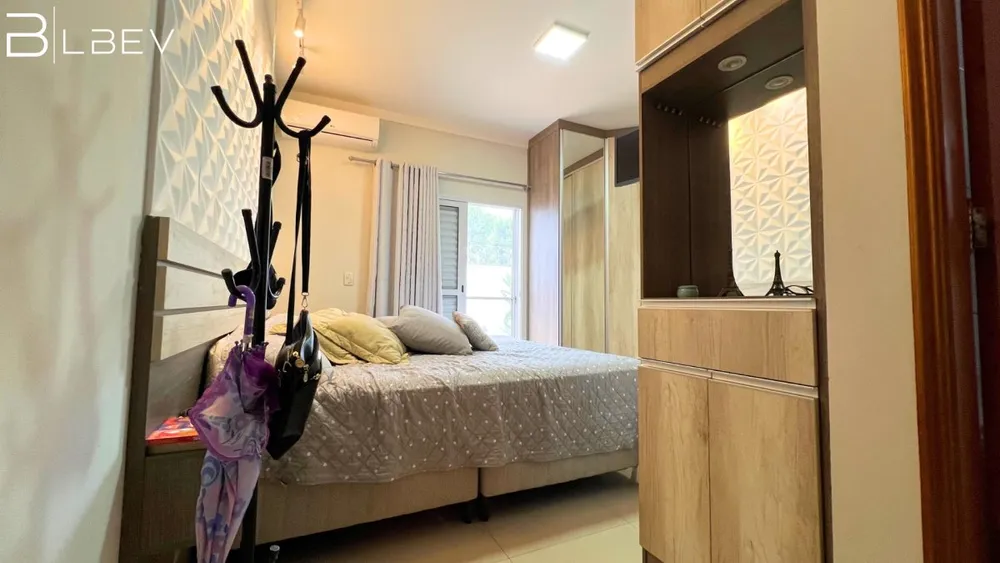 Casa, 4 quartos, 172 m² - Foto 1