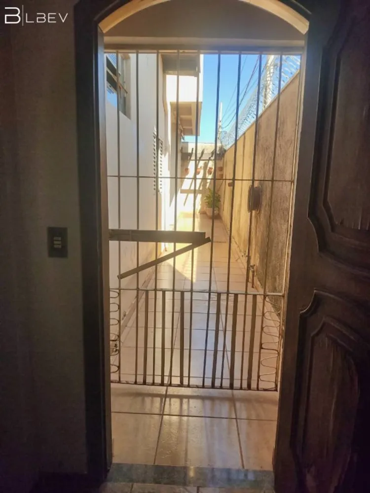 Casa, 4 quartos, 232 m² - Foto 9