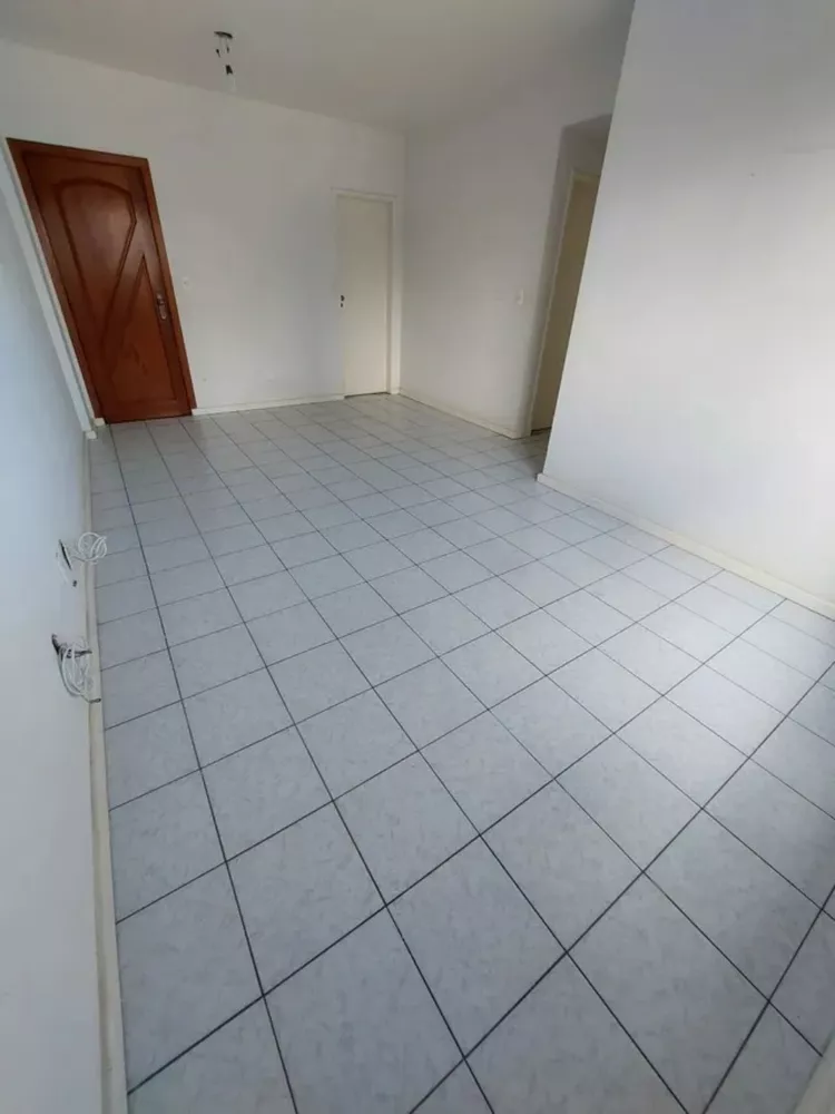 Apartamento à venda com 3 quartos, 76m² - Foto 1