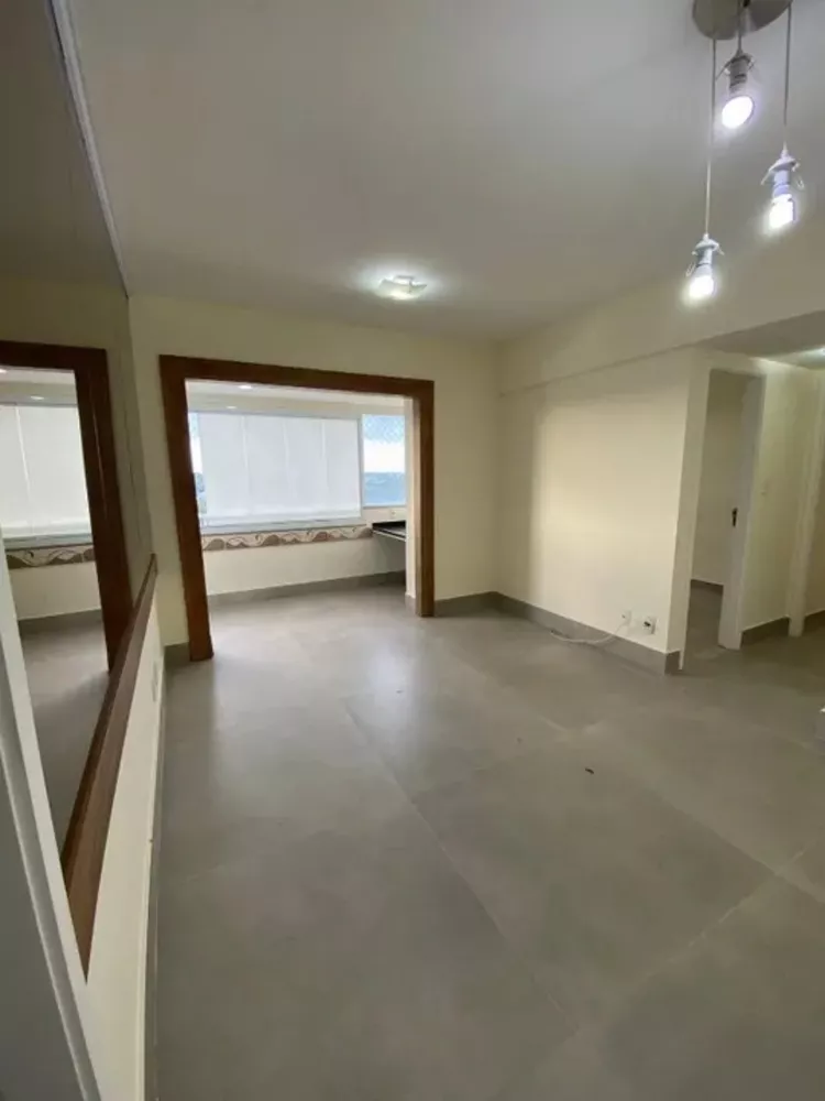 Apartamento à venda com 2 quartos, 65m² - Foto 3