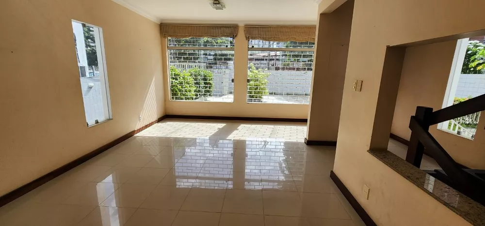 Prédio Inteiro para alugar com 5 quartos, 421m² - Foto 1