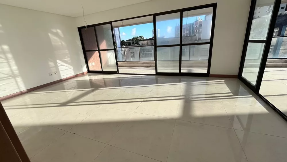 Apartamento à venda com 4 quartos, 194m² - Foto 3