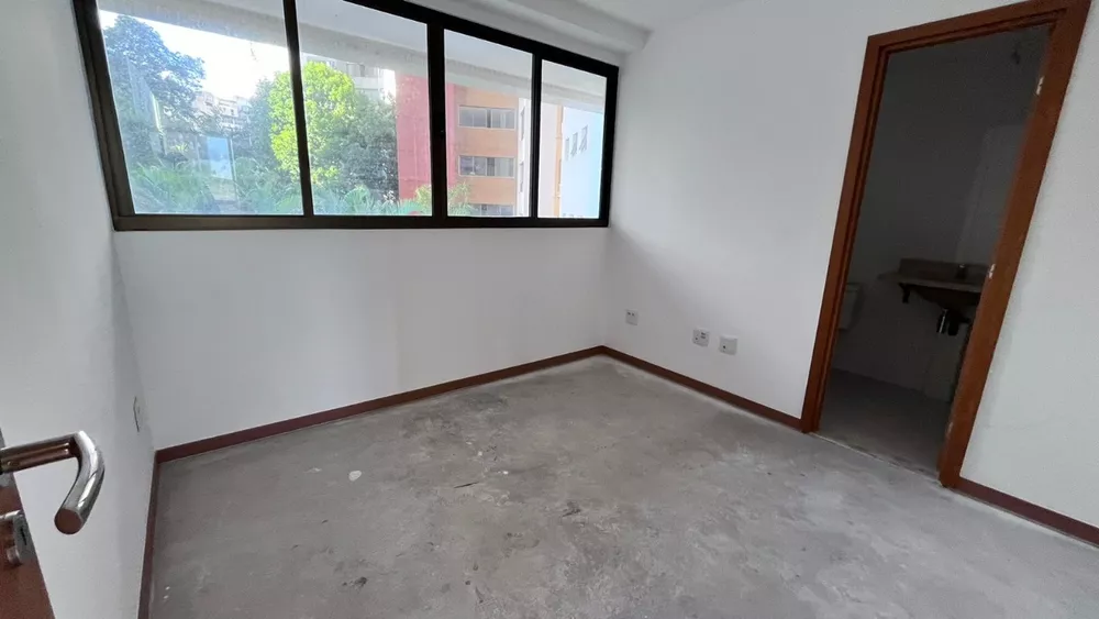 Apartamento à venda com 4 quartos, 194m² - Foto 4