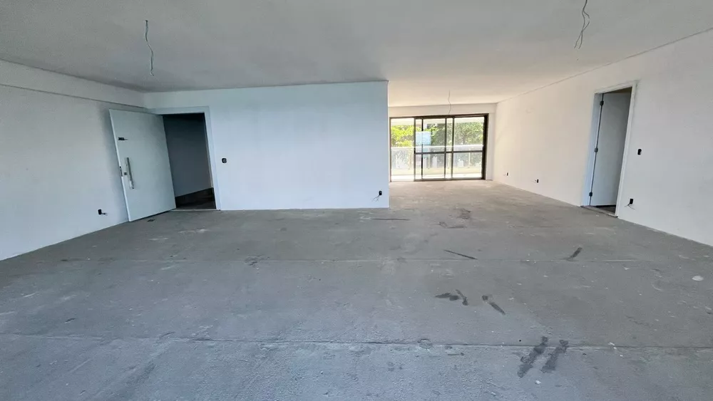 Apartamento à venda com 4 quartos, 303m² - Foto 4