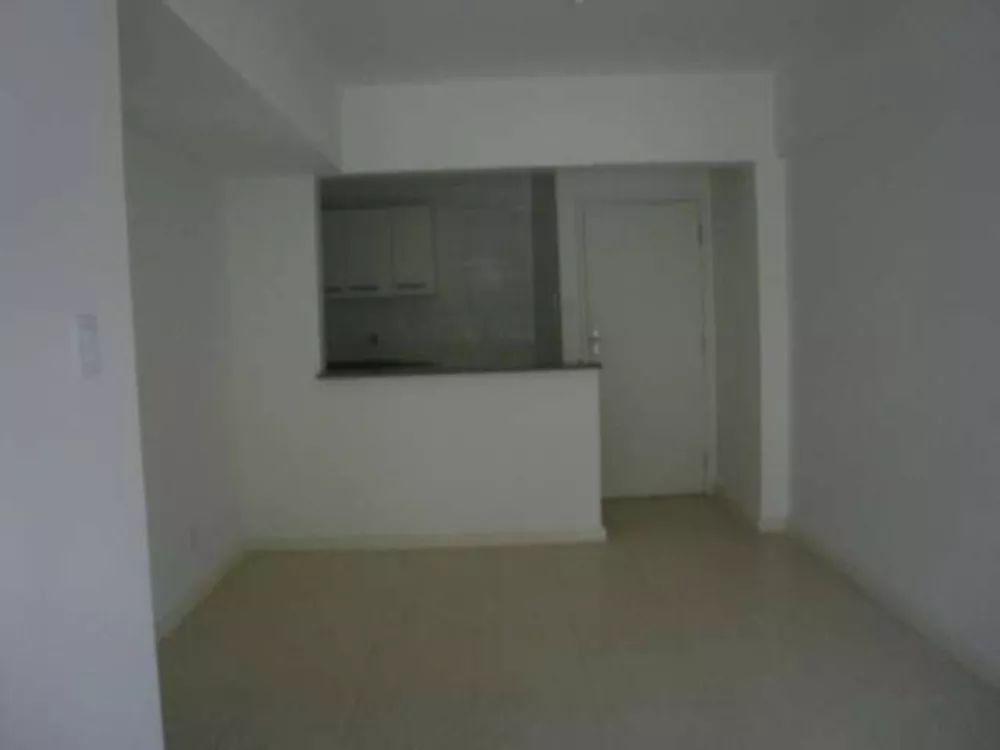 Apartamento à venda com 2 quartos, 60m² - Foto 2