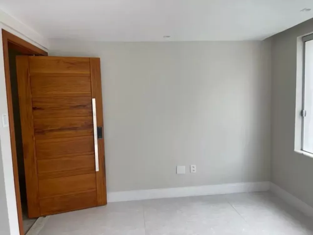 Apartamento à venda com 3 quartos, 143m² - Foto 2