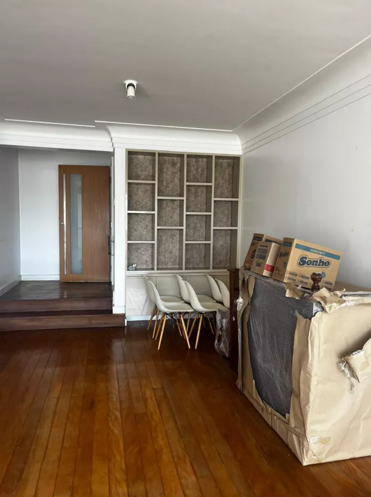 Apartamento à venda com 4 quartos, 216m² - Foto 2