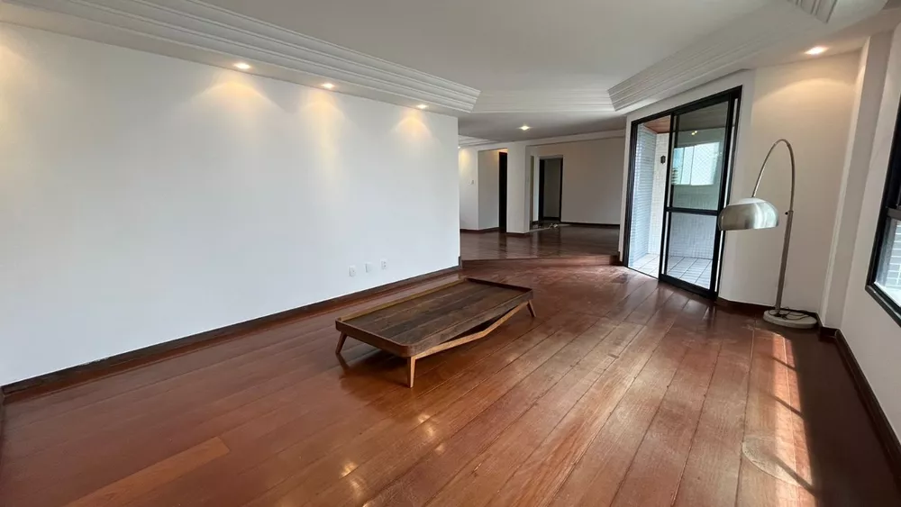 Apartamento à venda com 3 quartos, 173m² - Foto 2