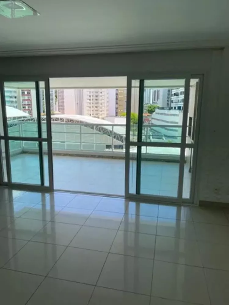 Apartamento à venda com 3 quartos, 143m² - Foto 2