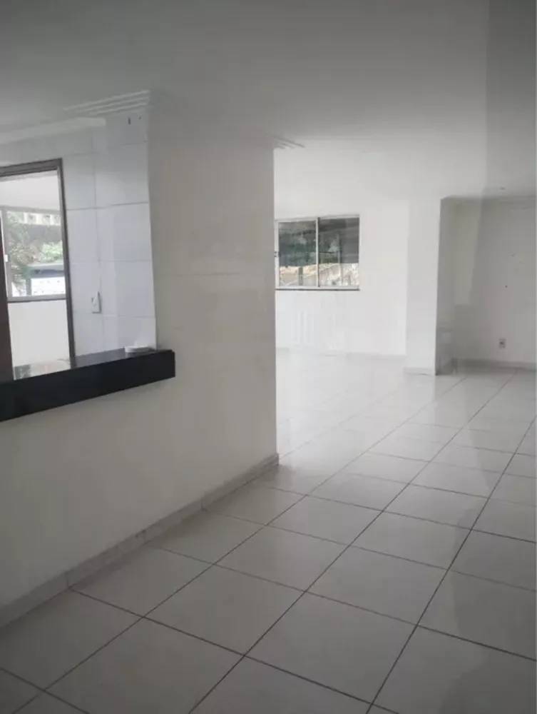 Apartamento à venda com 3 quartos, 70m² - Foto 2