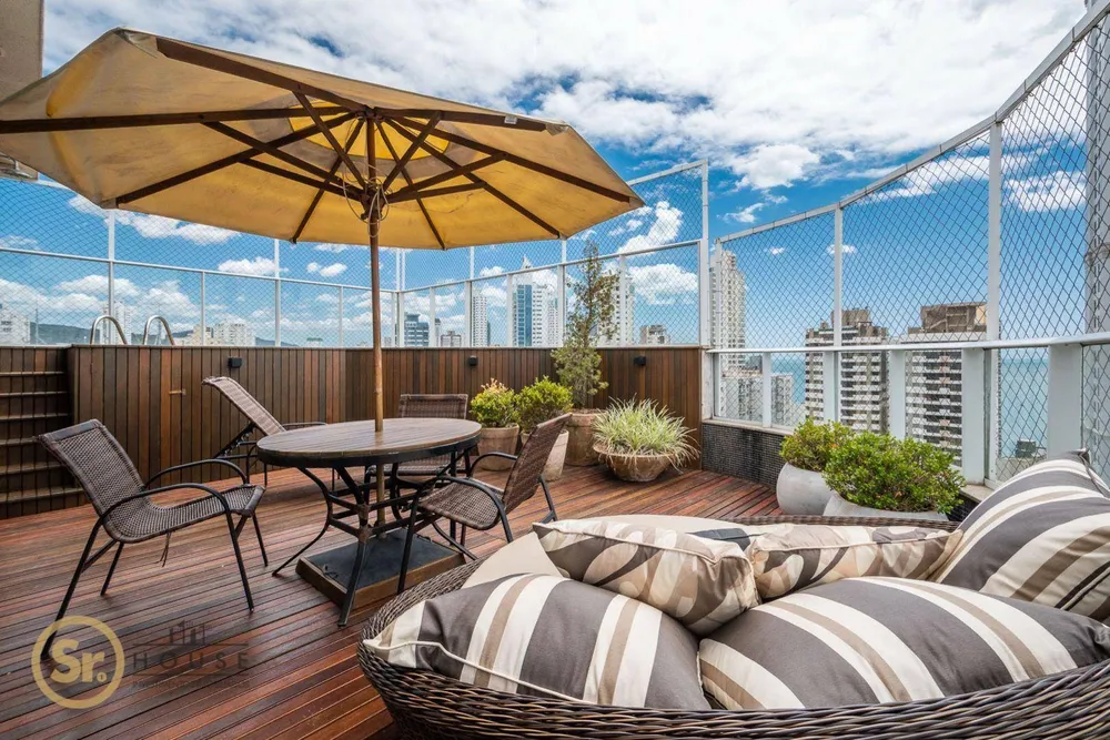 Cobertura, 3 quartos, 253 m² - Foto 1