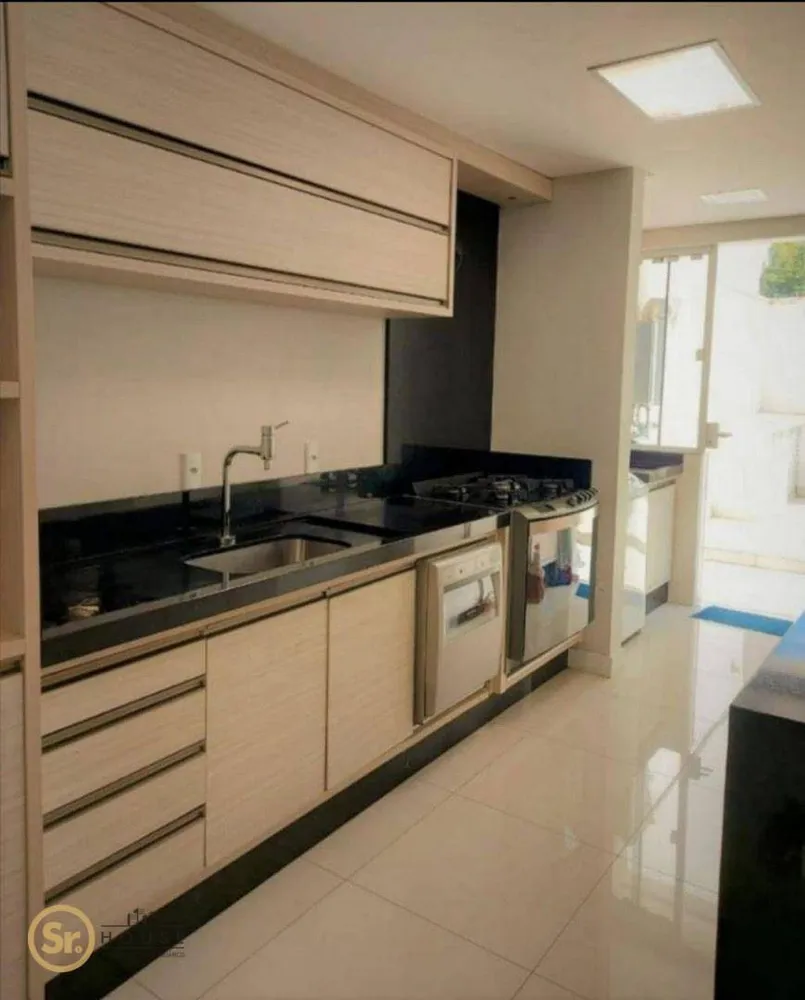 Sobrado, 3 quartos, 231 m² - Foto 1