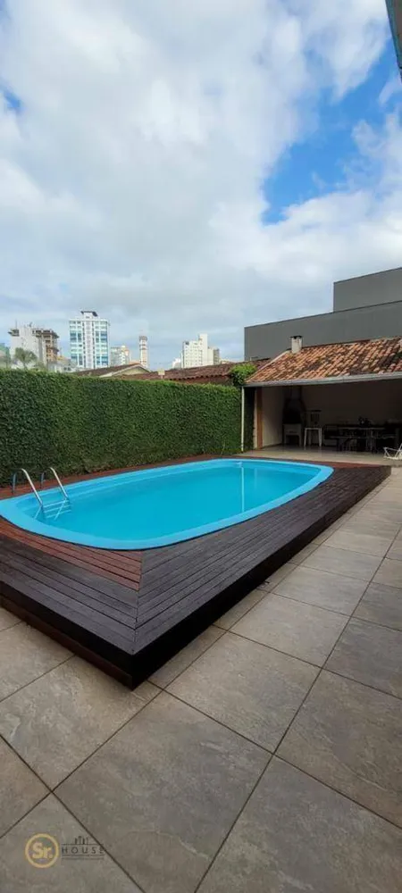 Casa, 4 quartos, 600 m² - Foto 1