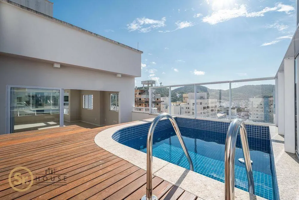 Cobertura, 3 quartos, 240 m² - Foto 1