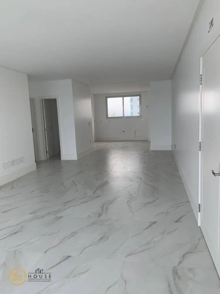 Apartamento, 3 quartos, 151 m² - Foto 2