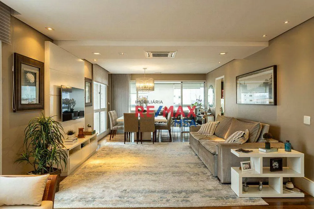 Apartamento, 3 quartos, 236 m² - Foto 1