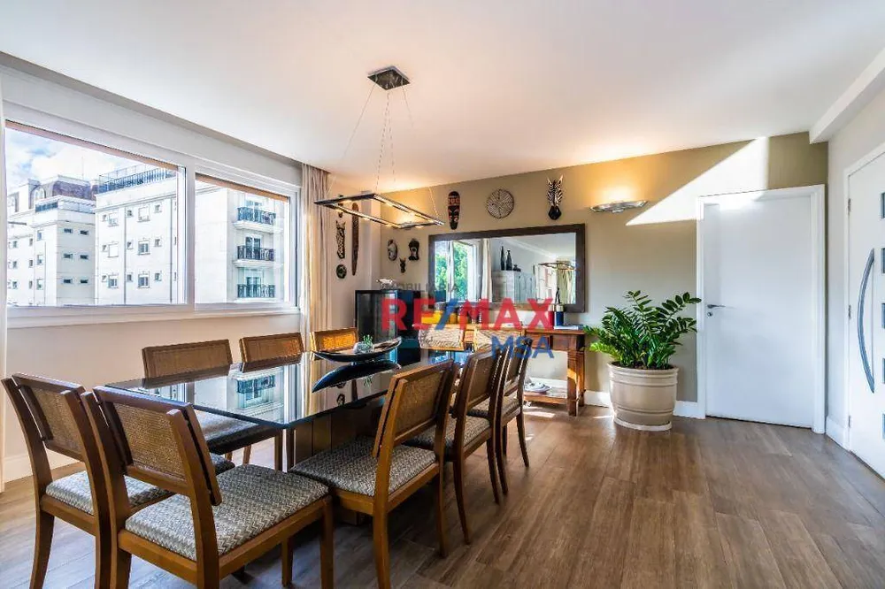 Apartamento, 3 quartos, 220 m² - Foto 2