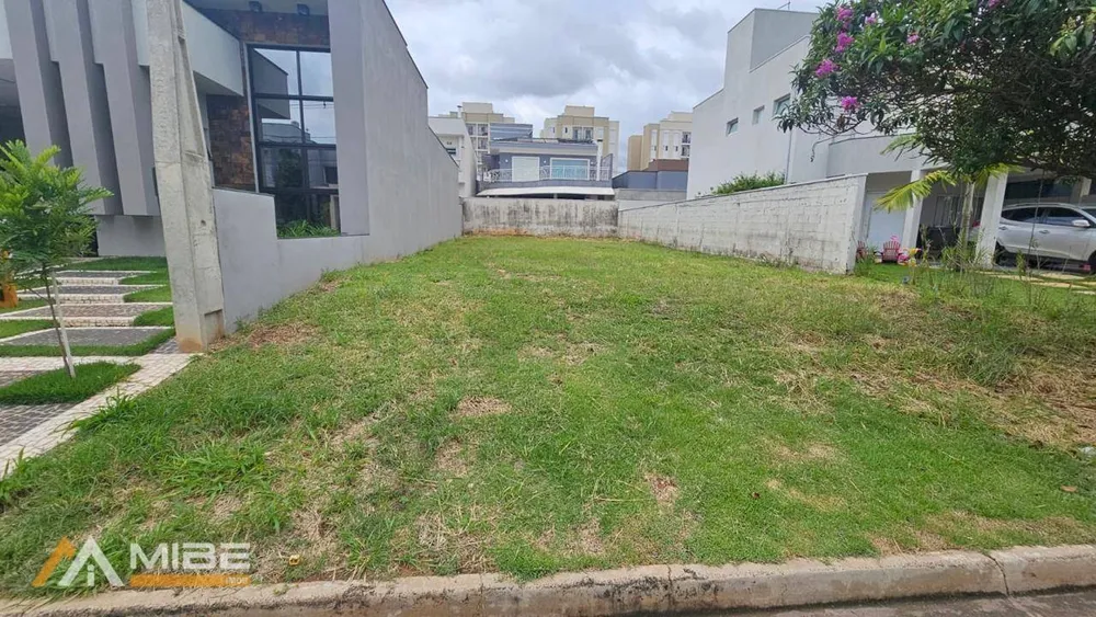 Loteamento e Condomínio, 250 m² - Foto 1