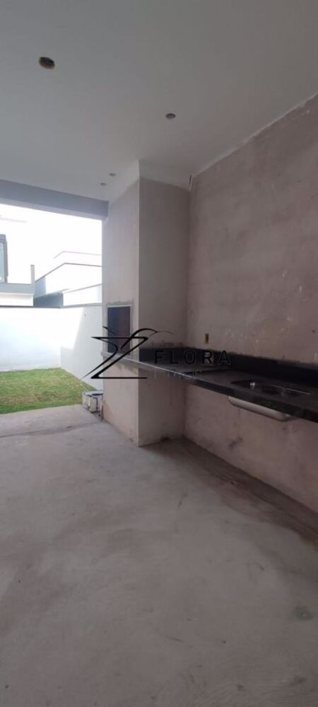 Casa à venda com 3 quartos, 250M2 - Foto 1
