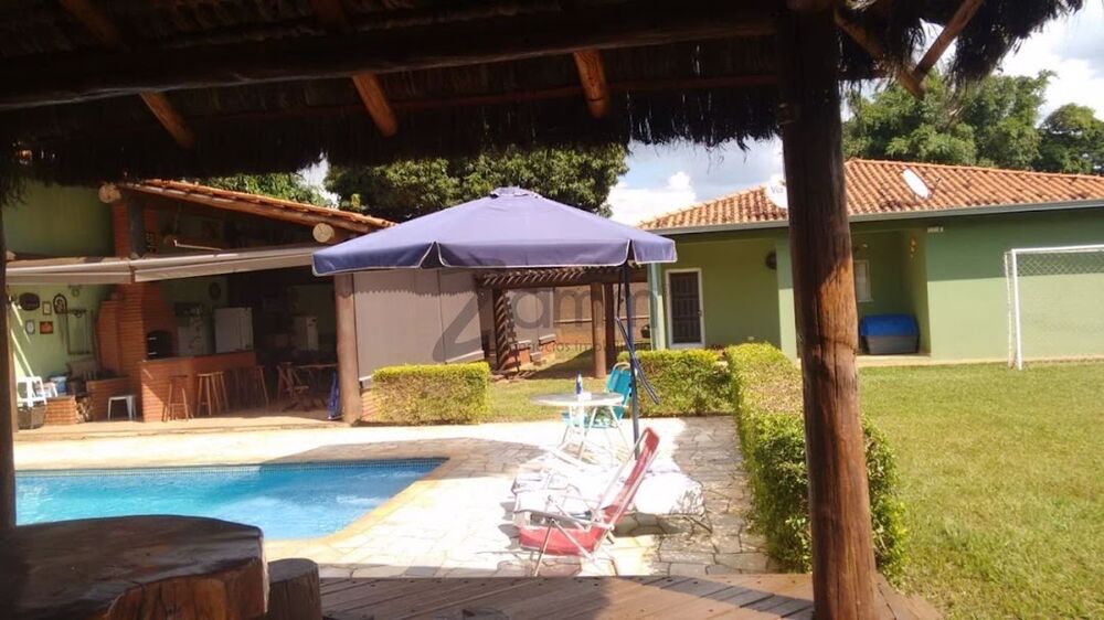 Chácara, 3 quartos, 1232 m² - Foto 1