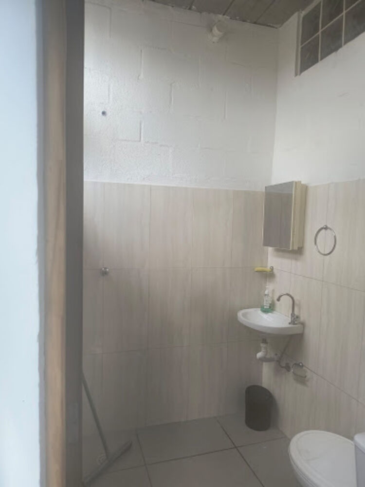 Depósito-Galpão, 211 m² - Foto 2