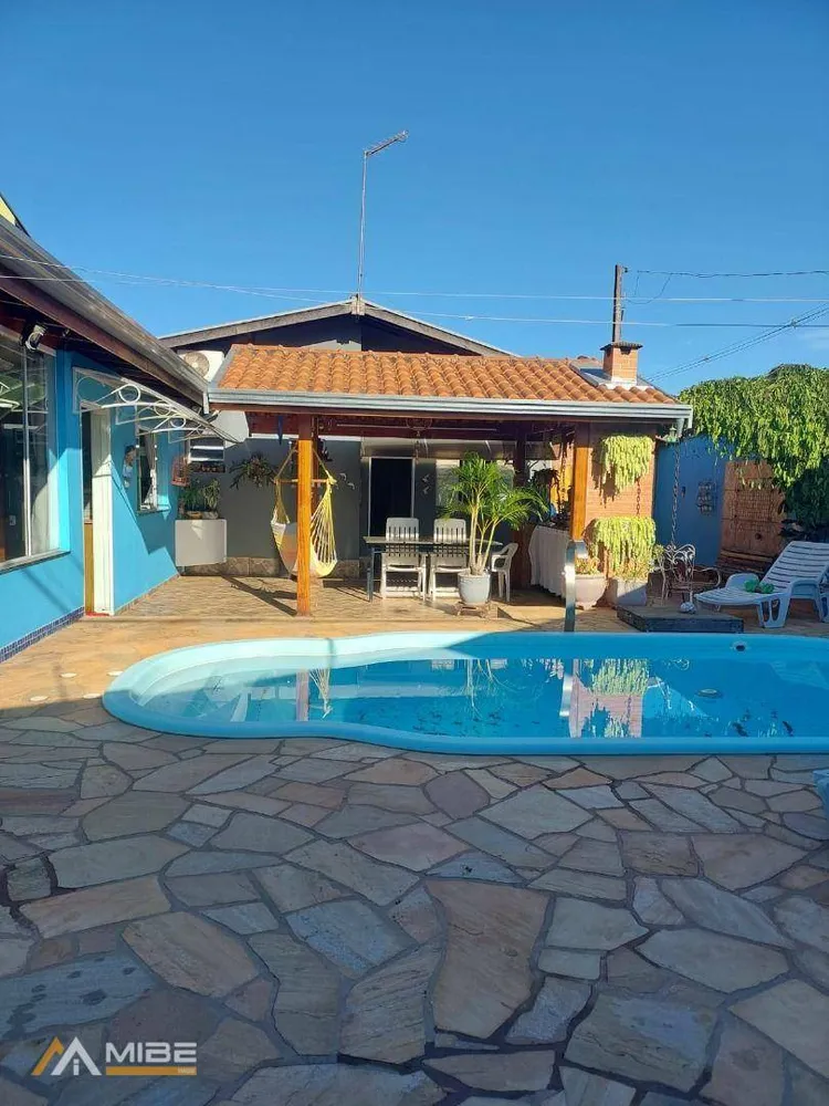 Casa, 3 quartos, 210 m² - Foto 1