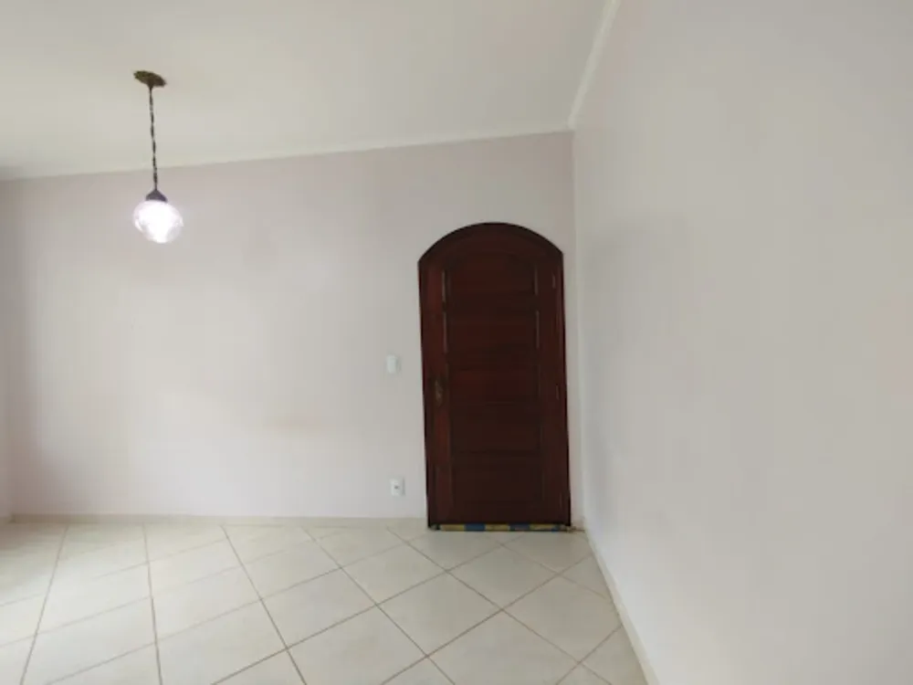 Casa, 3 quartos, 230 m² - Foto 1