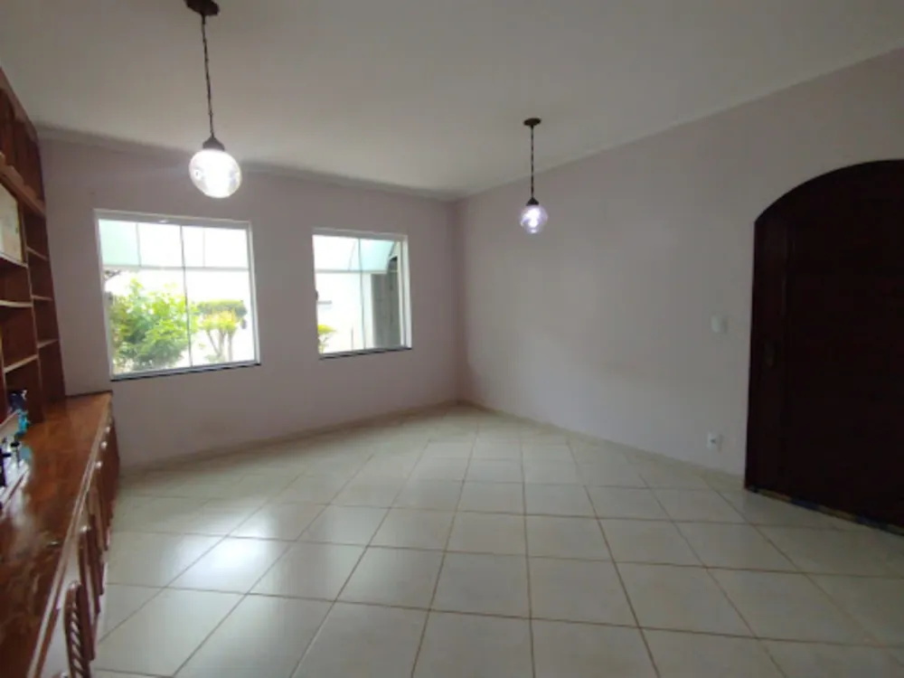 Casa, 3 quartos, 230 m² - Foto 3