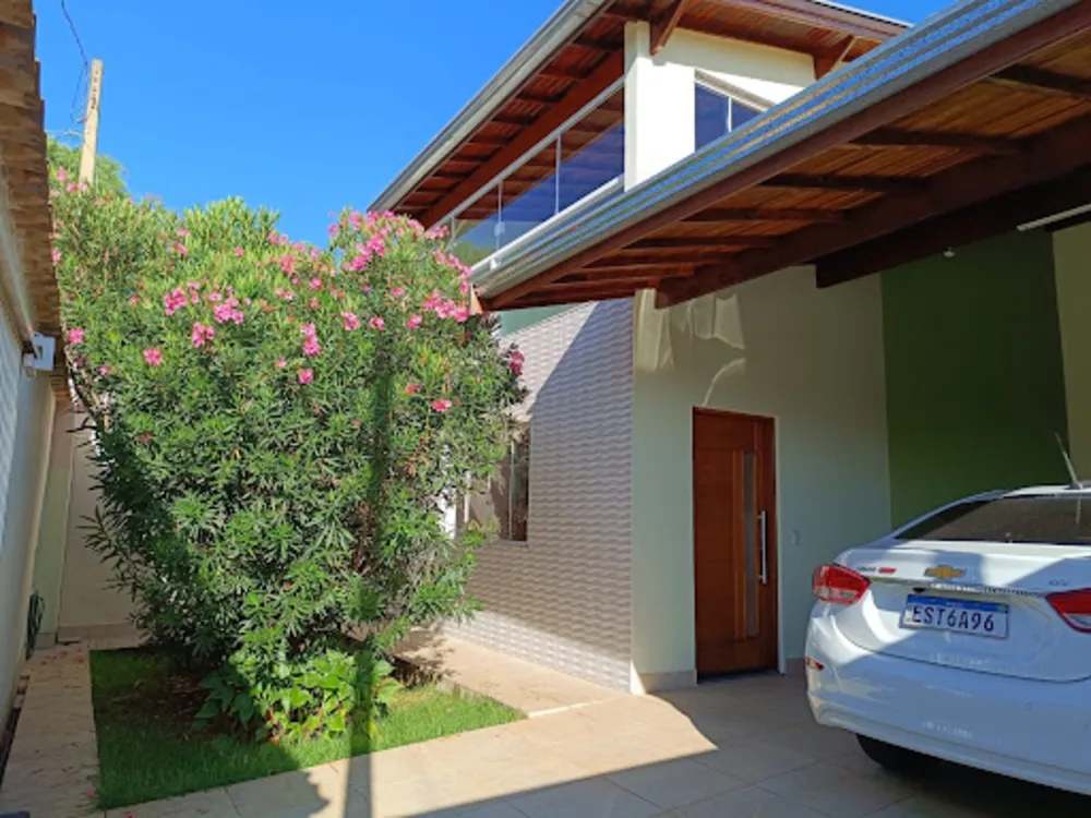Casa, 4 quartos, 220 m² - Foto 1