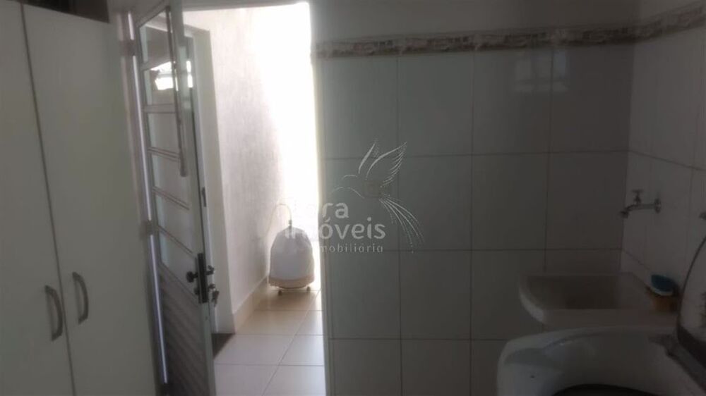 Casa à venda com 2 quartos, 820M2 - Foto 10
