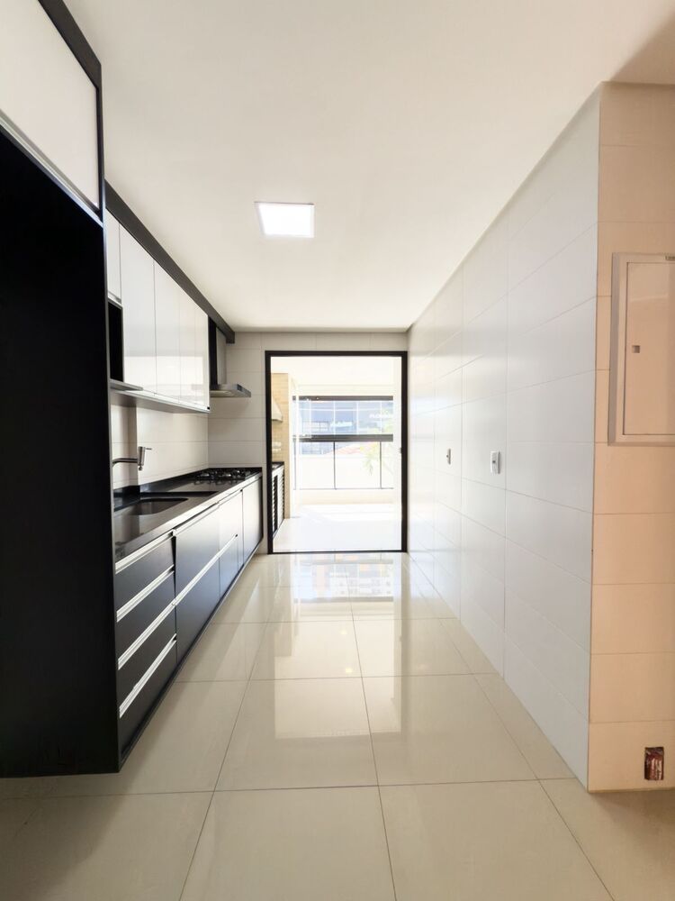 Apartamento, 3 quartos, 140 m² - Foto 1