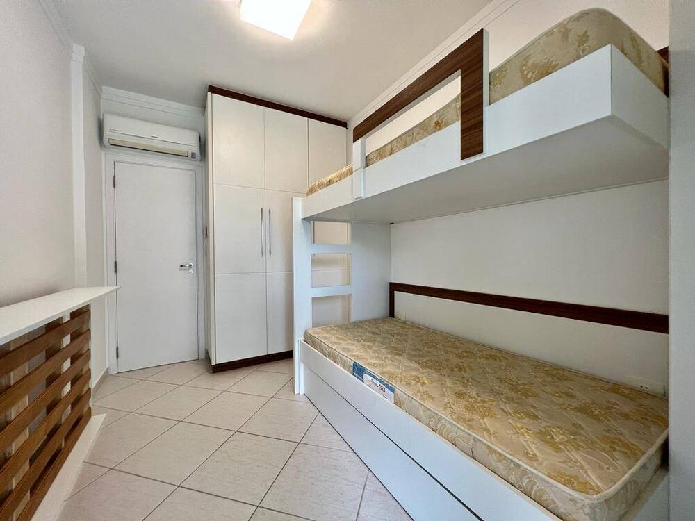 Apartamento para alugar com 4 quartos, 137m² - Foto 8