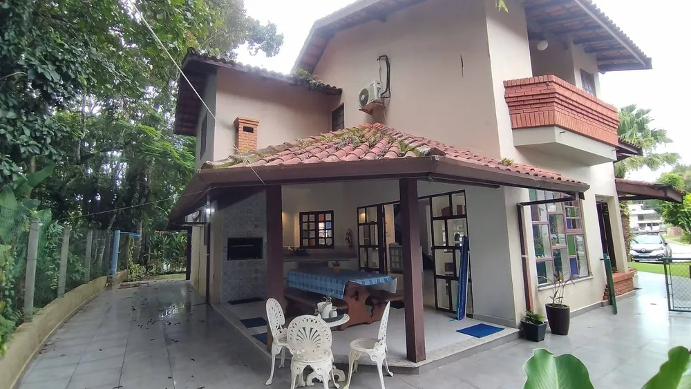 Casa, 5 quartos, 208 m² - Foto 1