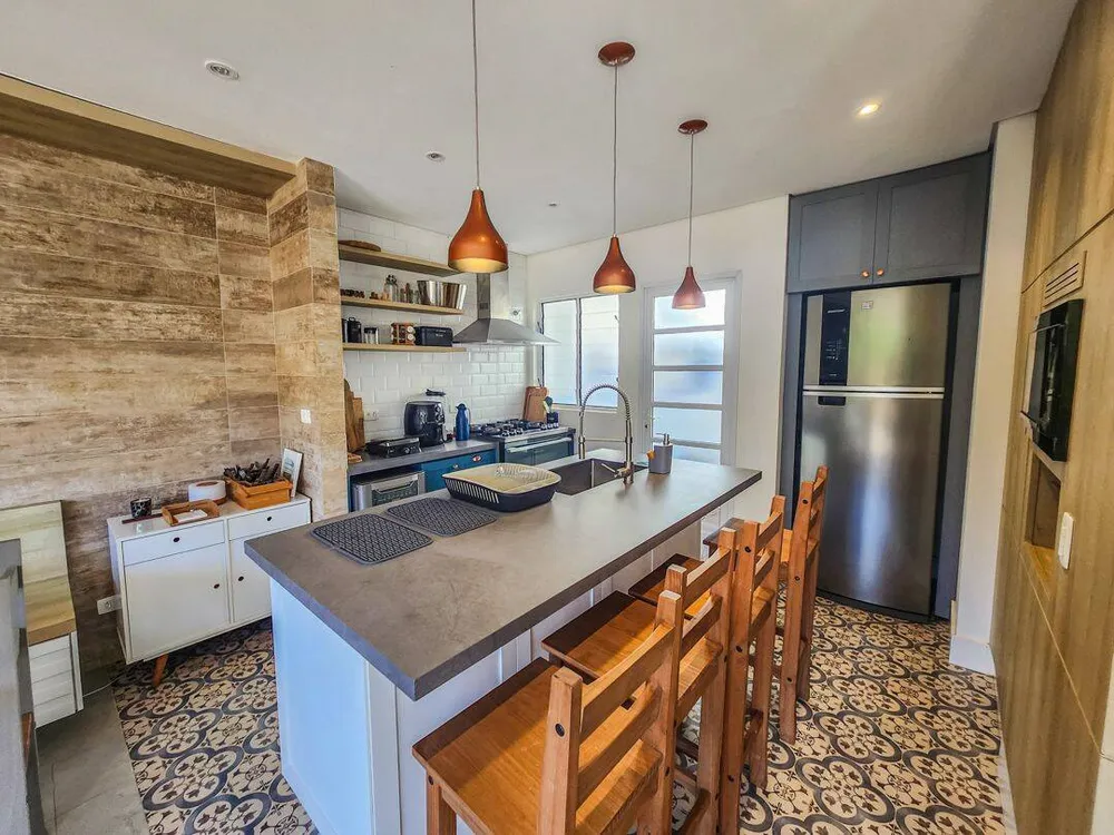 Casa, 4 quartos, 232 m² - Foto 1