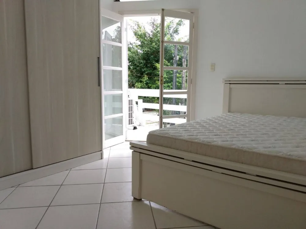 Casa, 4 quartos, 240 m² - Foto 11