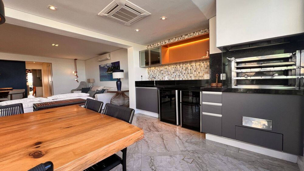 Apartamento à venda com 3 quartos, 170m² - Foto 2