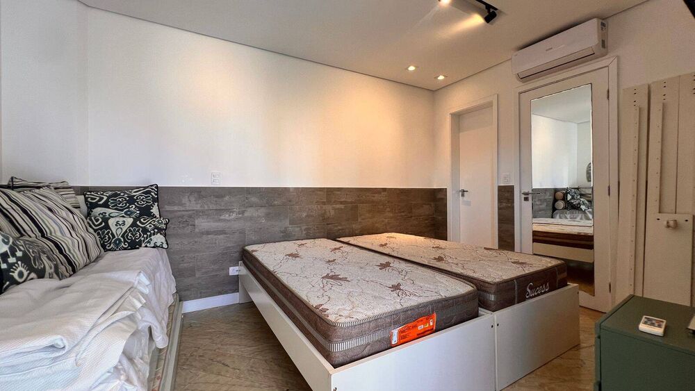 Apartamento à venda com 3 quartos, 170m² - Foto 4