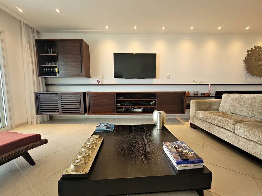 Apartamento, 3 quartos, 210 m² - Foto 2
