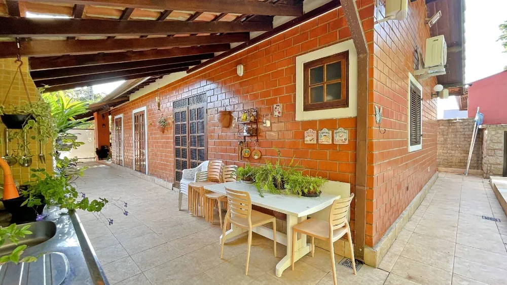 Casa, 3 quartos, 132 m² - Foto 1
